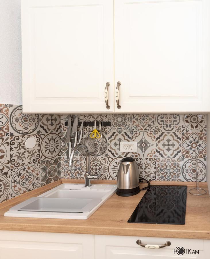 Libar Studio Apartments Baška Voda Kültér fotó